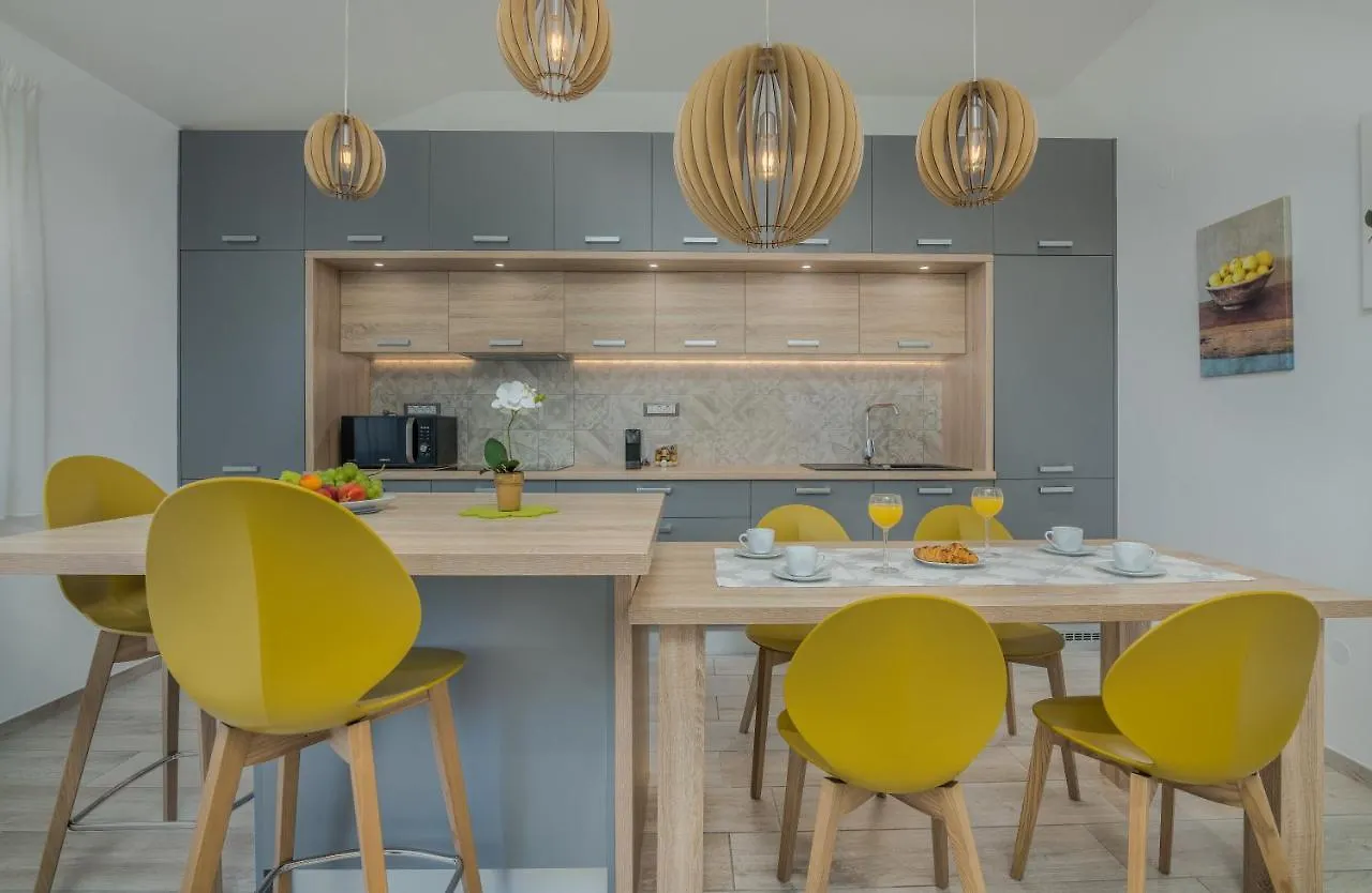 Apartment Sunshine Klimno Croatia