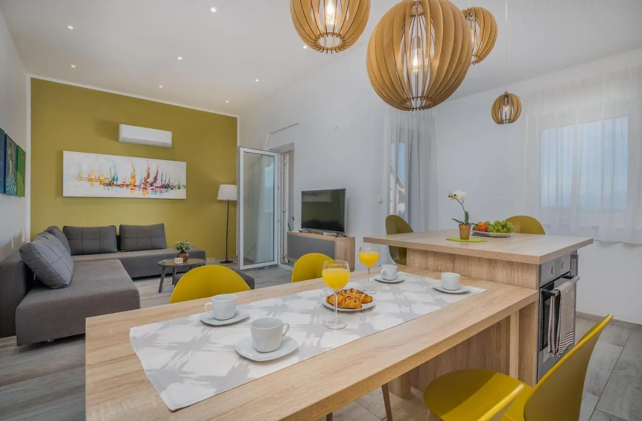 Apartment Sunshine Klimno 0*,  Croatia